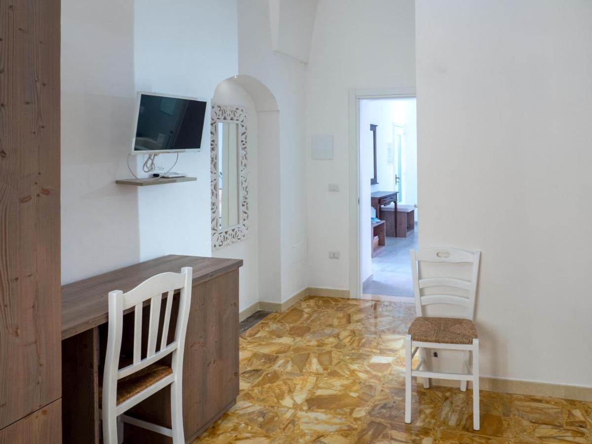Lucente Rooms & Suites Ugento Exterior photo
