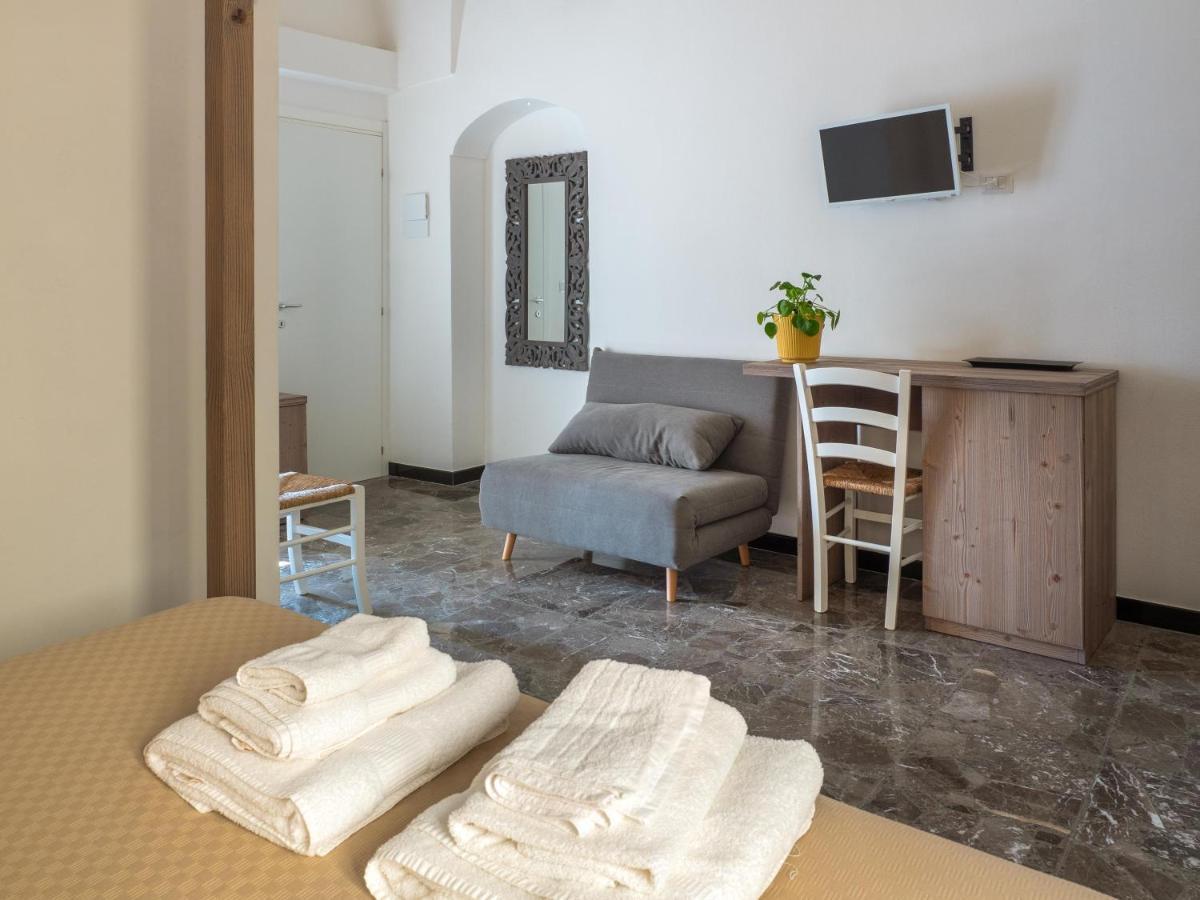 Lucente Rooms & Suites Ugento Exterior photo