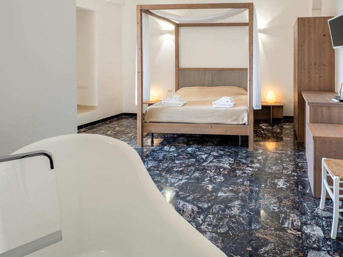 Lucente Rooms & Suites Ugento Exterior photo